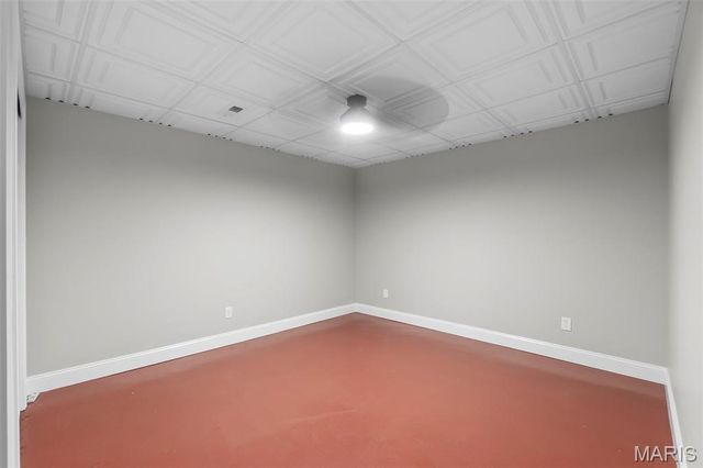 902 N Poplar Street, Dexter, MO 63841