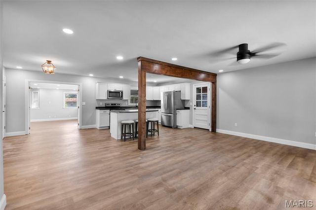 902 N Poplar Street, Dexter, MO 63841