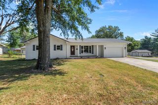 902 N Poplar Street, Dexter, MO 63841