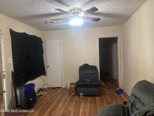 3025 Meadow Forest Drive, Jackson, MS 39212