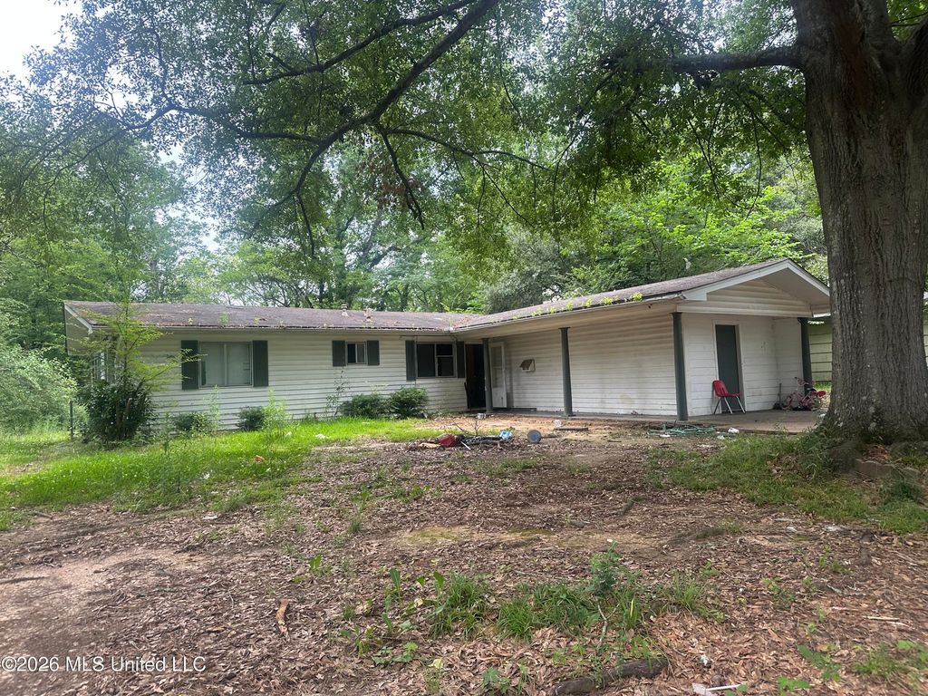 3025 Meadow Forest Drive, Jackson, MS 39212