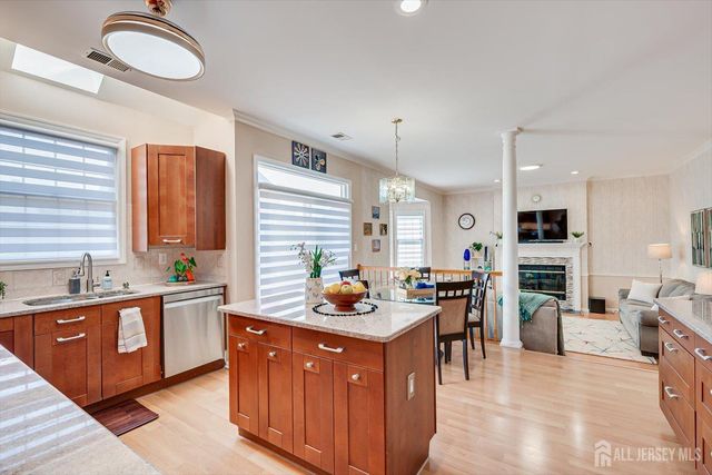 8 Tufts Court, South Brunswick, NJ 08824