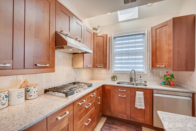 8 Tufts Court, South Brunswick, NJ 08824