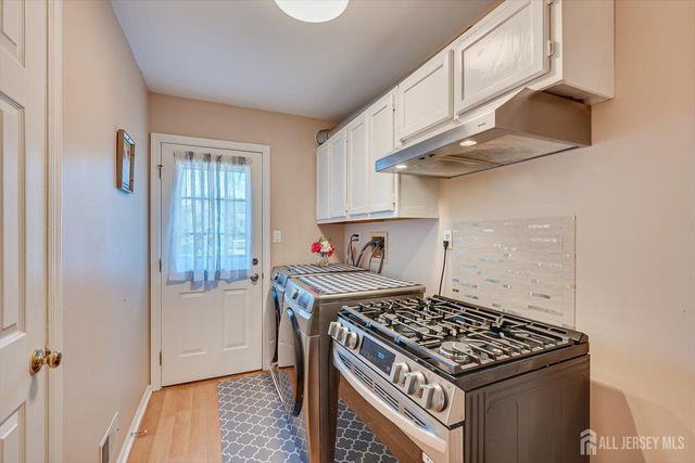 8 Tufts Court, South Brunswick, NJ 08824