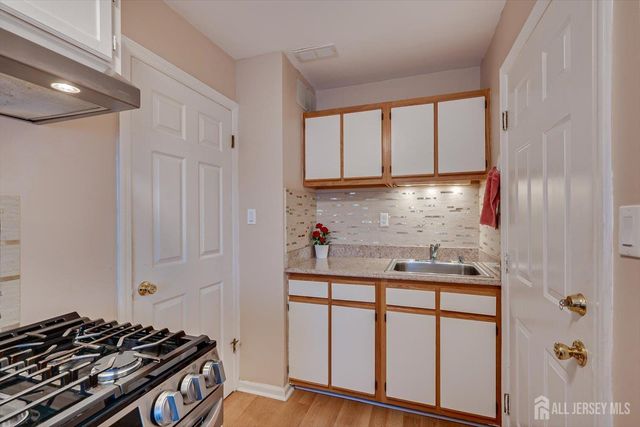 8 Tufts Court, South Brunswick, NJ 08824