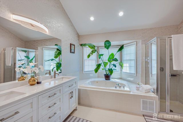 8 Tufts Court, South Brunswick, NJ 08824