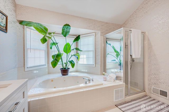 8 Tufts Court, South Brunswick, NJ 08824