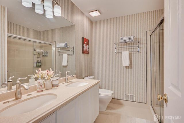 8 Tufts Court, South Brunswick, NJ 08824