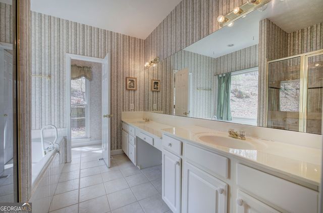 207 Stone Ridge Court, Jasper, GA 30143