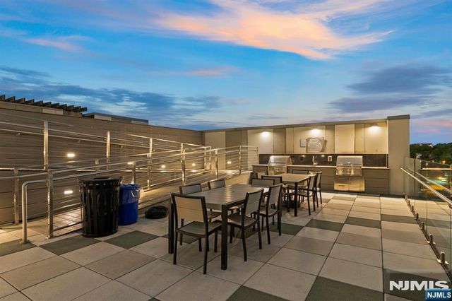 320 Adolphus Avenue, Cliffside Park, NJ 07010