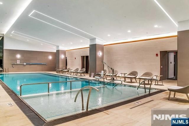 320 Adolphus Avenue, Cliffside Park, NJ 07010