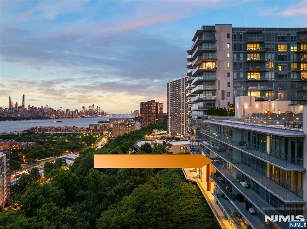 320 Adolphus Avenue, Cliffside Park, NJ 07010