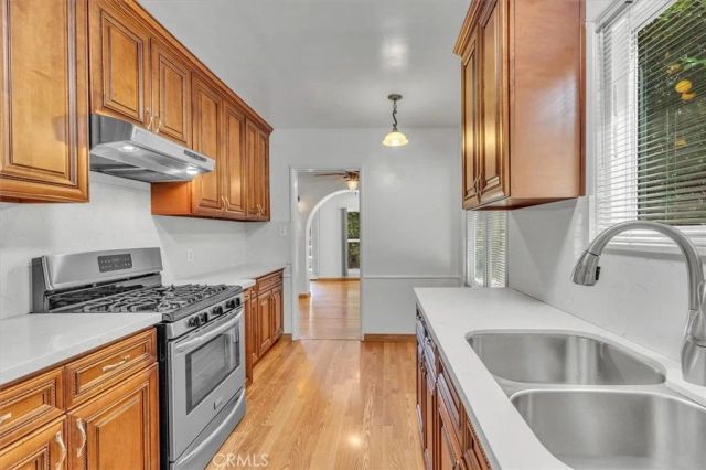 8062 Wynne, Reseda, CA 91335