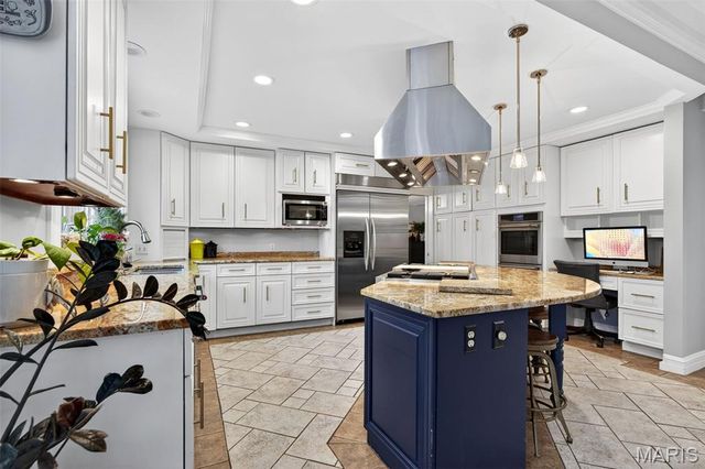 54 Bogey Estates Drive, St Charles, MO 63303