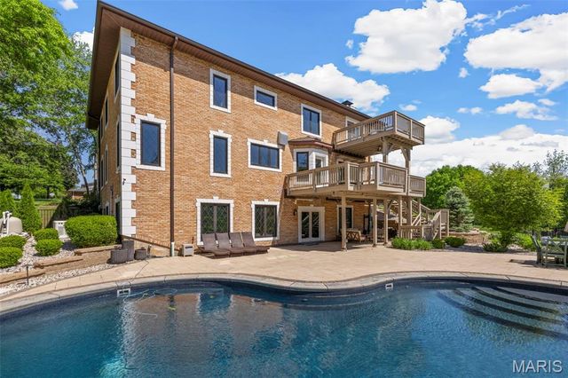 54 Bogey Estates Drive, St Charles, MO 63303