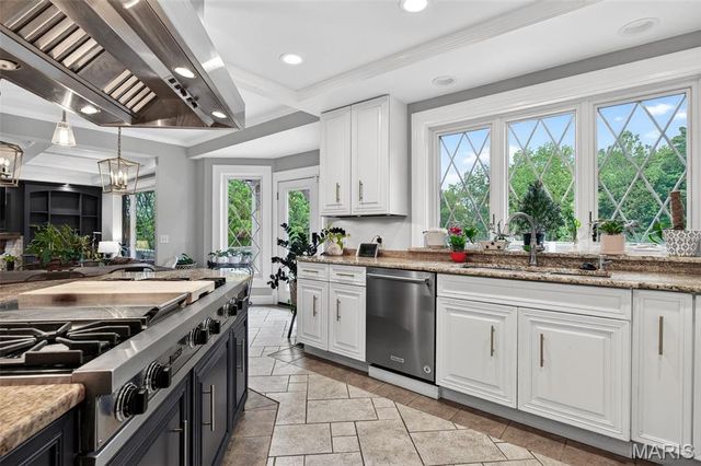 54 Bogey Estates Drive, St Charles, MO 63303