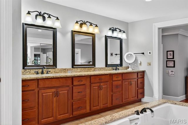 54 Bogey Estates Drive, St Charles, MO 63303