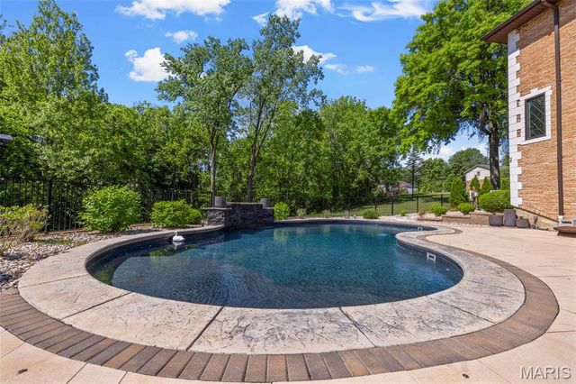 54 Bogey Estates Drive, St Charles, MO 63303