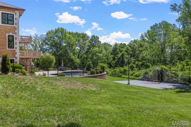 54 Bogey Estates Drive, St Charles, MO 63303