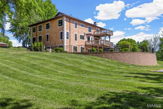54 Bogey Estates Drive, St Charles, MO 63303