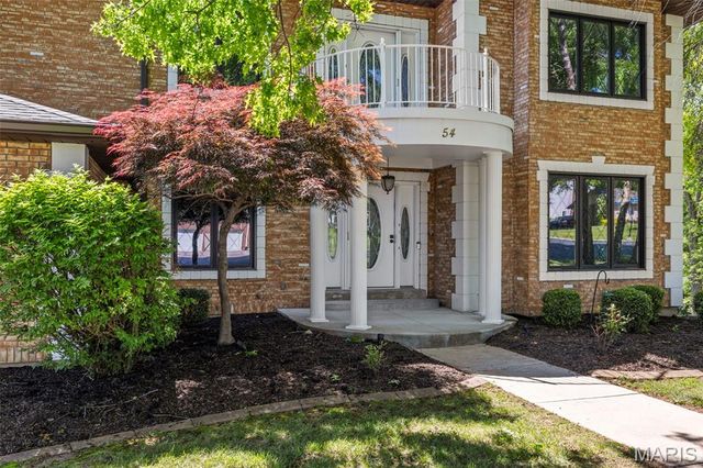 54 Bogey Estates Drive, St Charles, MO 63303