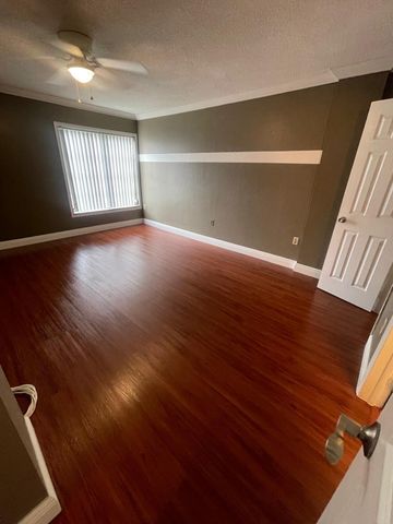 4156 Inverrary Drive 202, Lauderhill, FL 33319