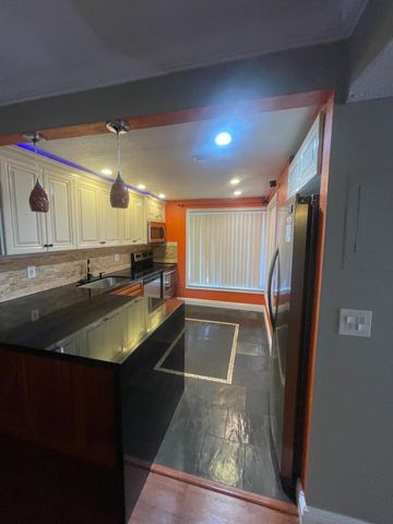 4156 Inverrary Drive 202, Lauderhill, FL 33319