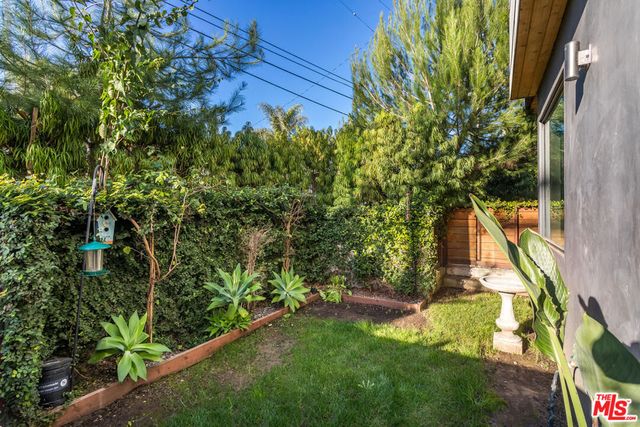 906 N Benton Way, Los Angeles, CA 90026