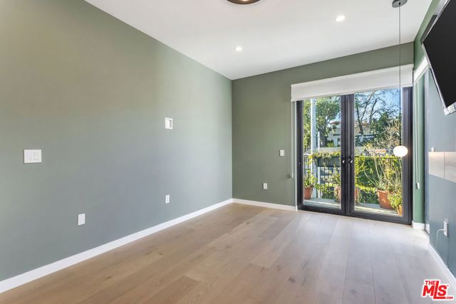 906 N Benton Way, Los Angeles, CA 90026