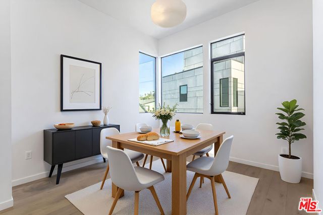 906 N Benton Way, Los Angeles, CA 90026