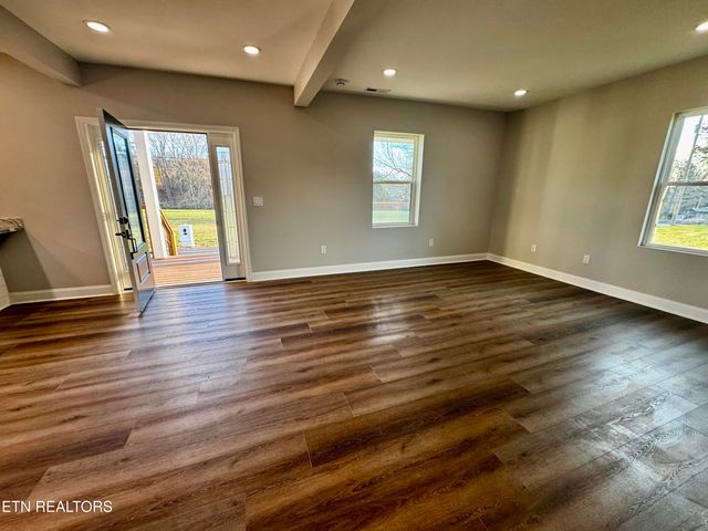 1545 Slover Springs Rd, Dandridge, TN 37725