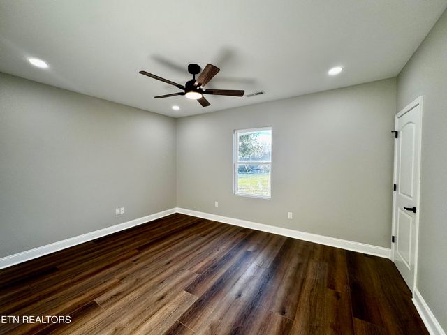 1545 Slover Springs Rd, Dandridge, TN 37725