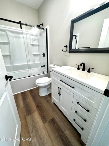 1545 Slover Springs Rd, Dandridge, TN 37725