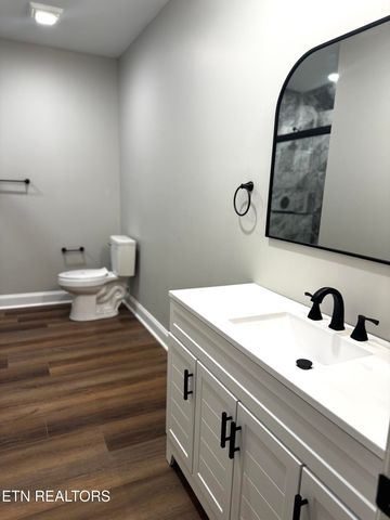 1545 Slover Springs Rd, Dandridge, TN 37725