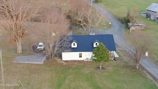 1545 Slover Springs Rd, Dandridge, TN 37725