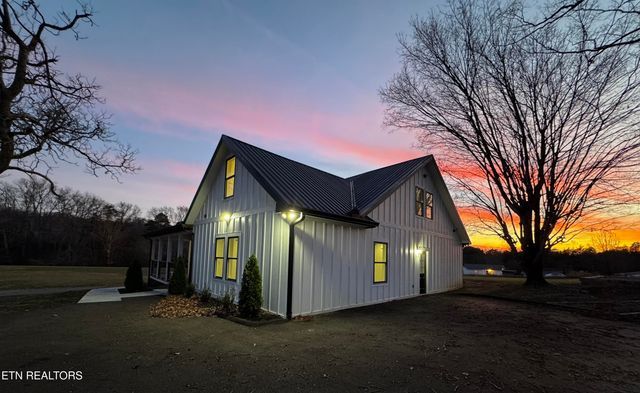 1545 Slover Springs Rd, Dandridge, TN 37725