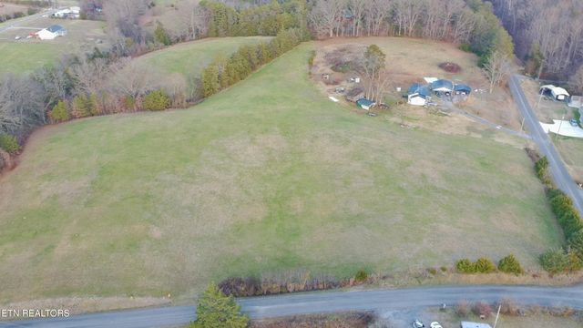 1545 Slover Springs Rd, Dandridge, TN 37725