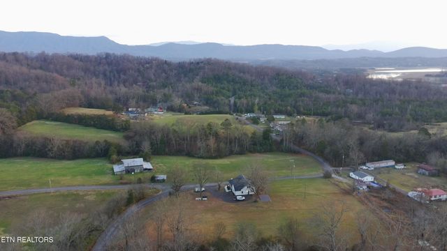 1545 Slover Springs Rd, Dandridge, TN 37725