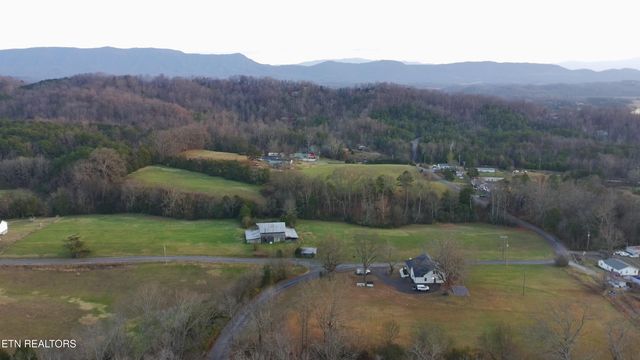 1545 Slover Springs Rd, Dandridge, TN 37725