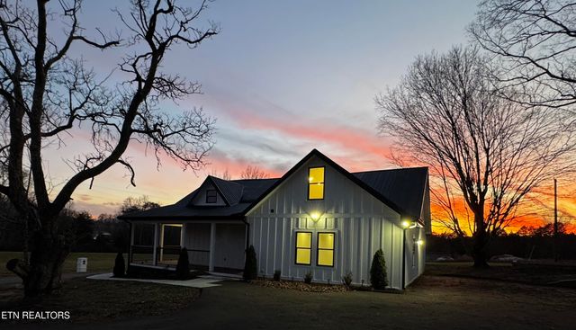 1545 Slover Springs Rd, Dandridge, TN 37725