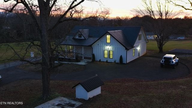 1545 Slover Springs Rd, Dandridge, TN 37725