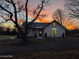 1545 Slover Springs Rd, Dandridge, TN 37725