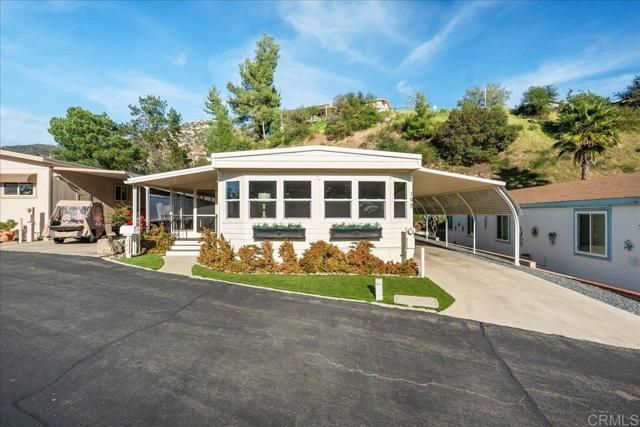 8975 Lawrence Welk Drive SPC 195, Escondido, CA 92026