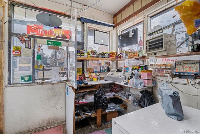 2702 N Franklin Avenue, Flint, MI 48506