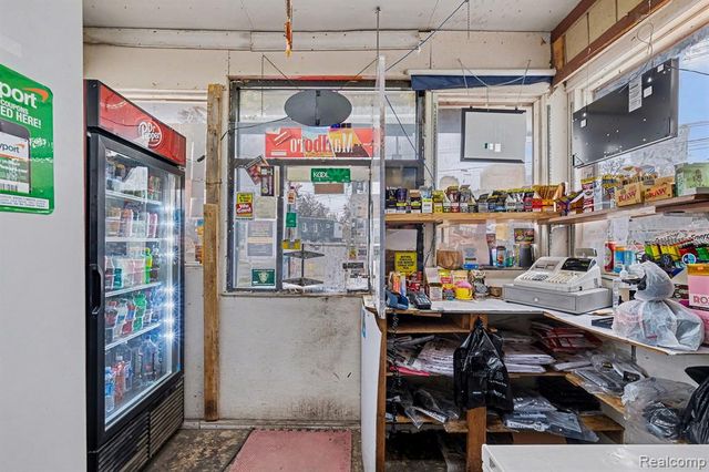 2702 N Franklin Avenue, Flint, MI 48506