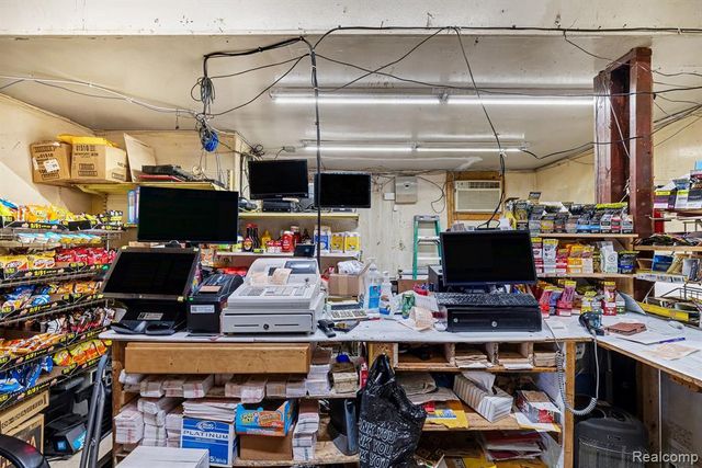 2702 N Franklin Avenue, Flint, MI 48506