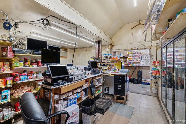 2702 N Franklin Avenue, Flint, MI 48506