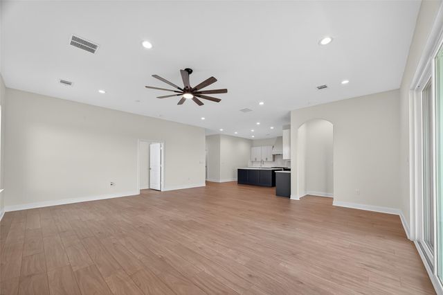 7717 Prairie Street, Hitchcock, TX 77563