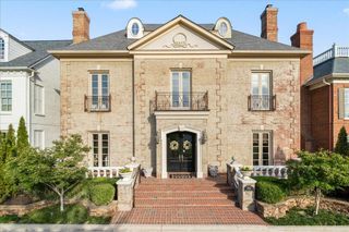 1962 ARDEN WALK LN, Germantown, TN 38138