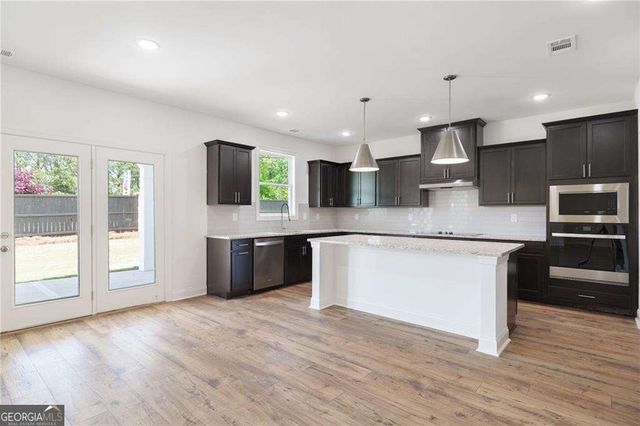 962 Homepark Circle, Buford, GA 30518